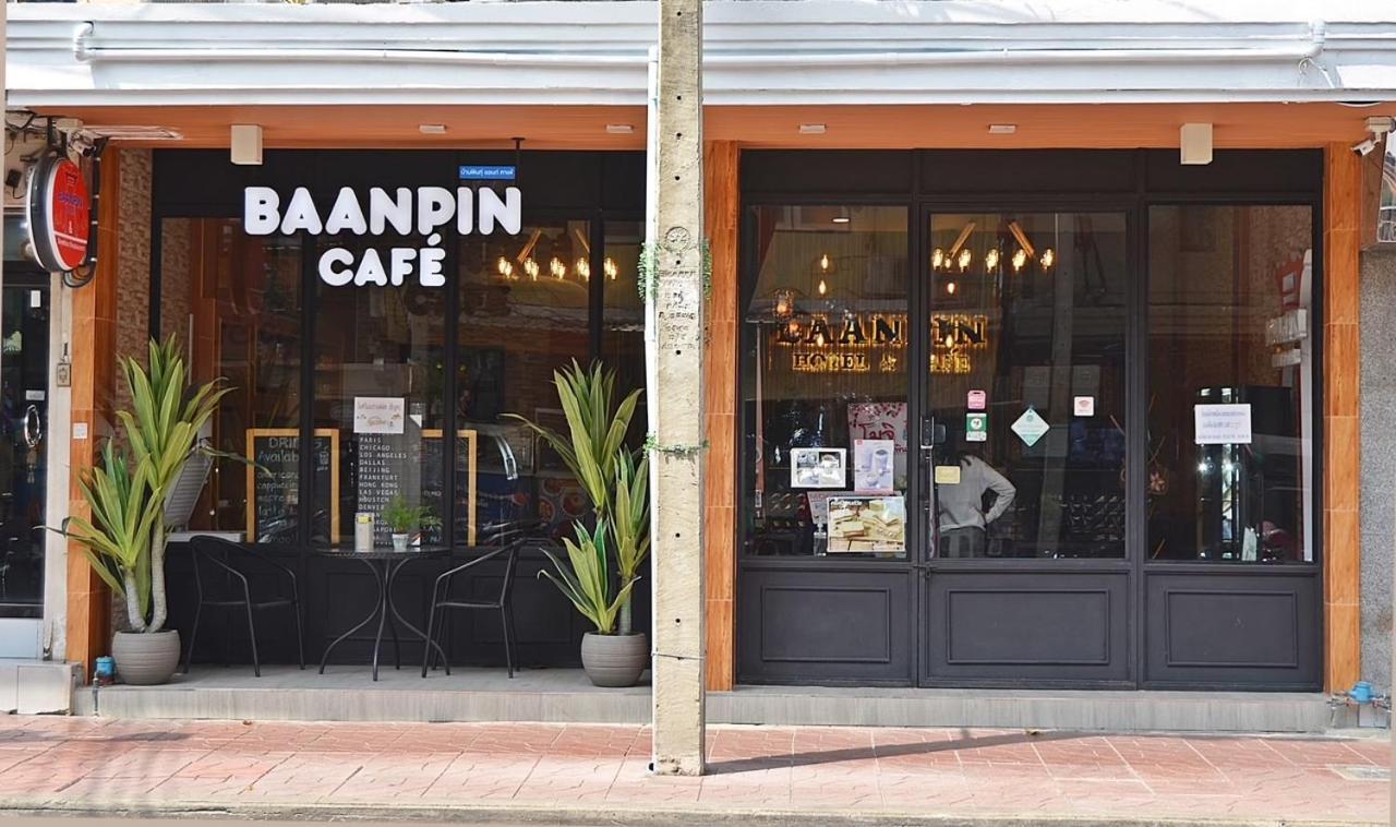 Baanpin Hotel & Cafe Bangkok Exterior photo